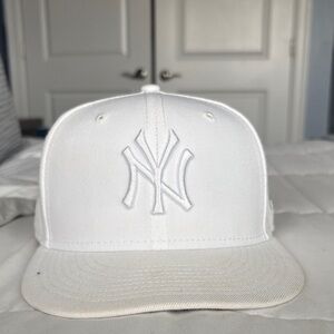 New Era White New York Yankees Fitted Cap